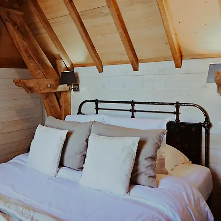 Chateaux Dans Les Arbres Gerendaház Clotte