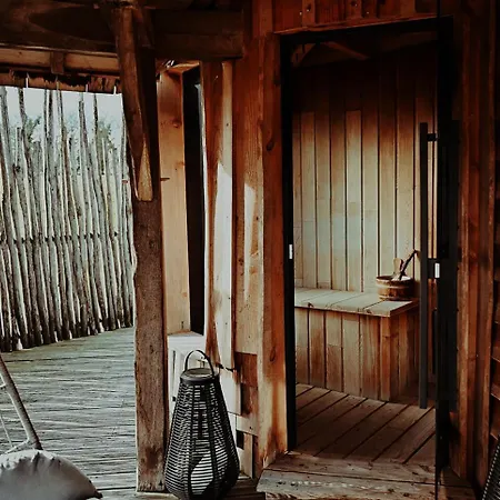 Chateaux Dans Les Arbres Lodge *