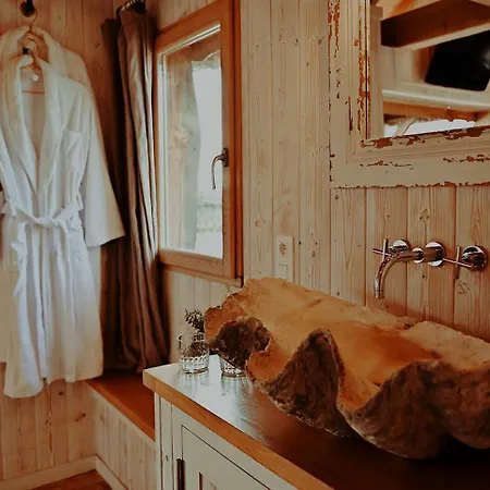 Chateaux Dans Les Arbres Gerendaház Clotte