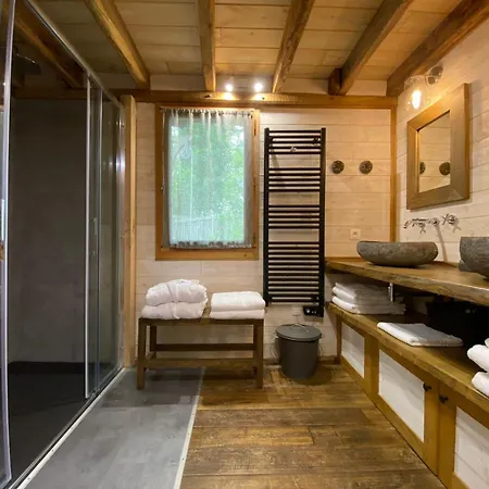 Chateaux Dans Les Arbres