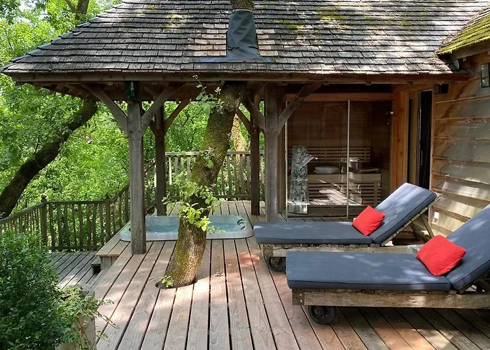 Chateaux Dans Les Arbres 롯지 *