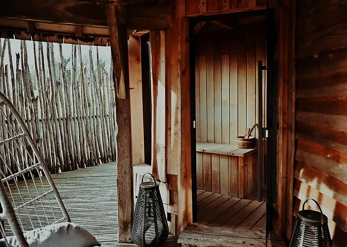 Chateaux Dans Les Arbres 롯지 *