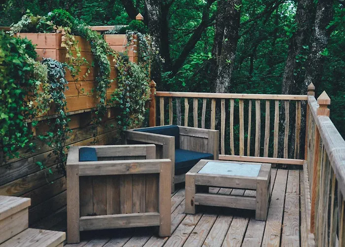 Chateaux Dans Les Arbres 롯지 *